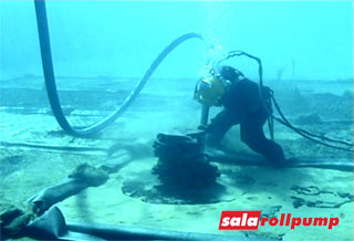 Submerged oil recovery